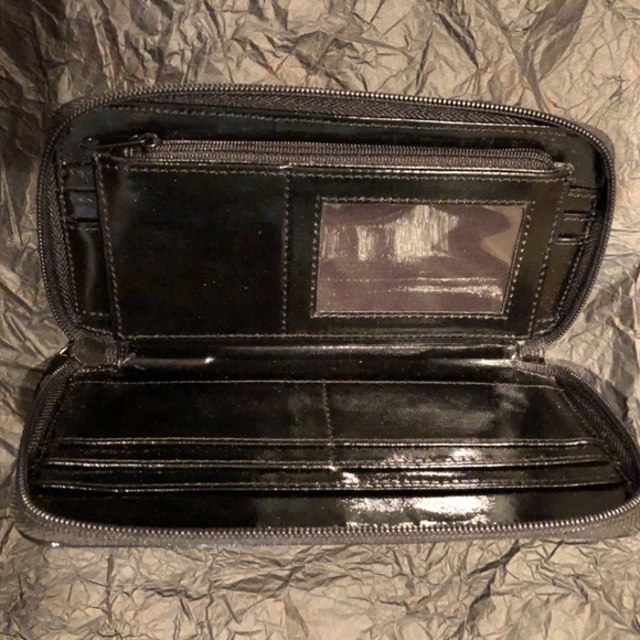 Kenneth Cole Reaction Black Billfold Wallet - Picture 5 of 7